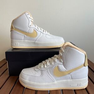 Nike Air Force 1 High Sculpt White Team Gold Women Size 8(DV7454-001)box crushed
